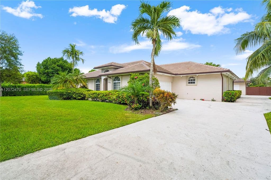 5+1 Müstakil ev — 15720 SW 252nd St