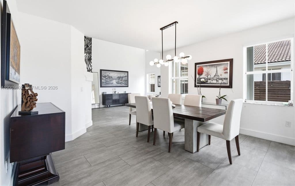 4+1 Müstakil ev — 11090 NW 84th St