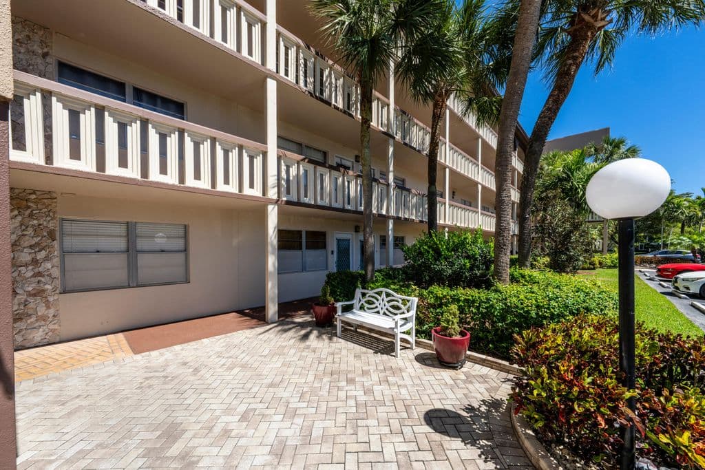 2+1 Condo — 3201 Portofino Pt #D3