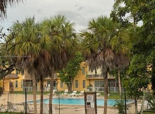 3-bedroom Condo — 13700 SW 62nd St APT 250, Miami, 33183