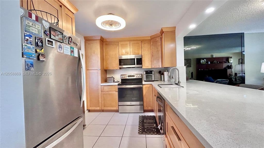 2-bedroom Condo — 190 SE 5th Ave APT 104