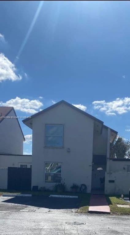 3+1 Mülk — 10454 NW 5th Ter #4-30