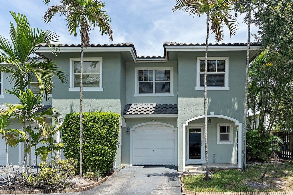 3-bedroom Property — 808 SW 4th Avenue