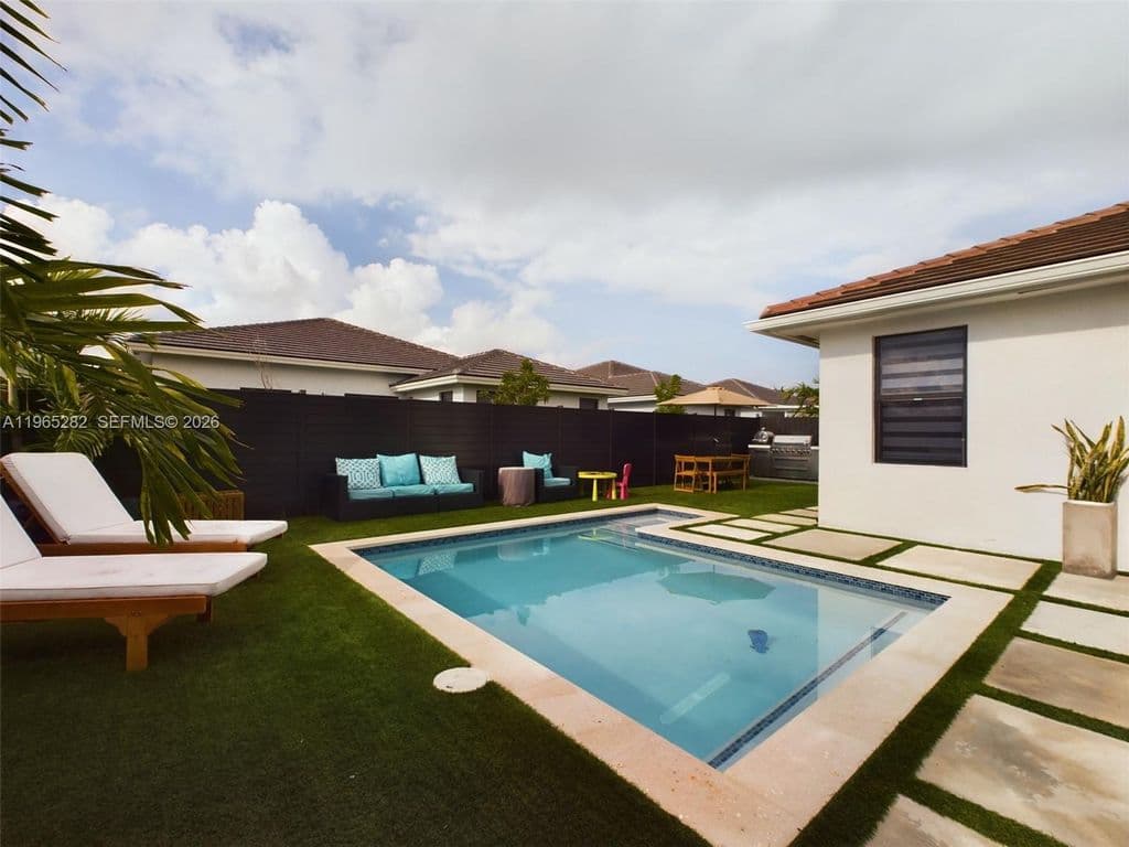 4+1 Müstakil ev — 14560 SW 22nd Ter