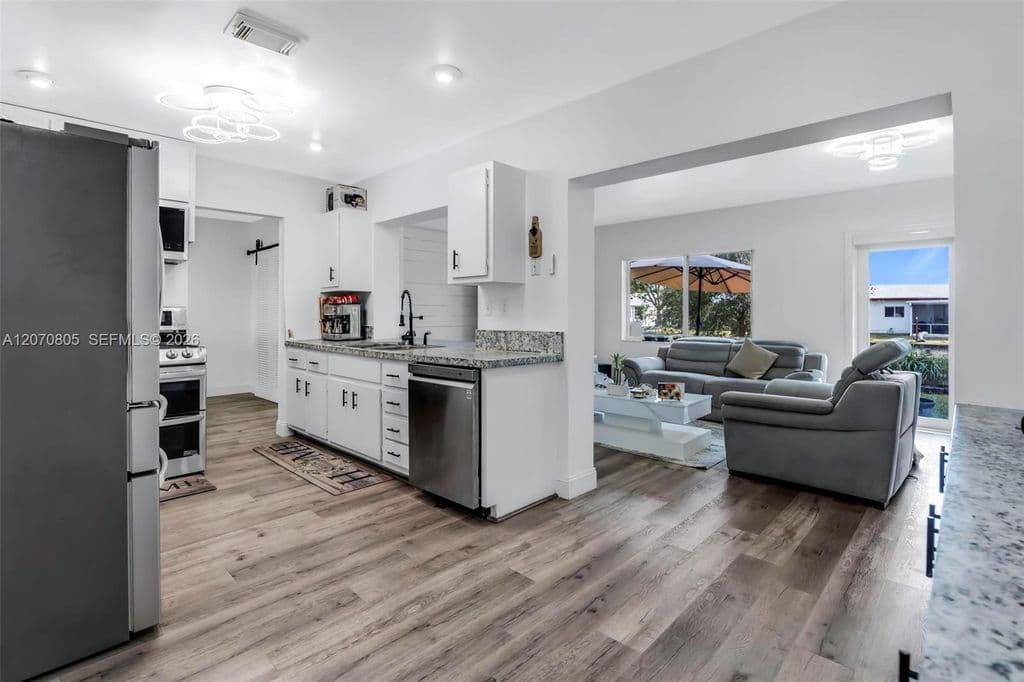 3-bedroom Single-Family Home — 6810 NW 74th Pl