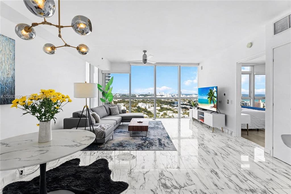 1-bedroom Condo — 450 Alton Rd APT 3008