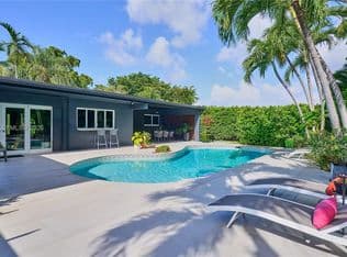 4-bedroom Single-Family Home — 2155 NE 191st Dr, North Miami Beach, 33179