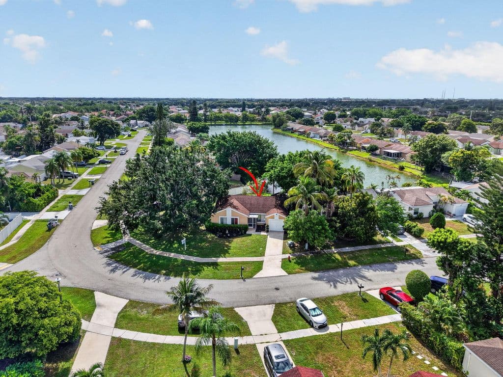3+1 Müstakil ev — 18838 Cloud Lake Circle