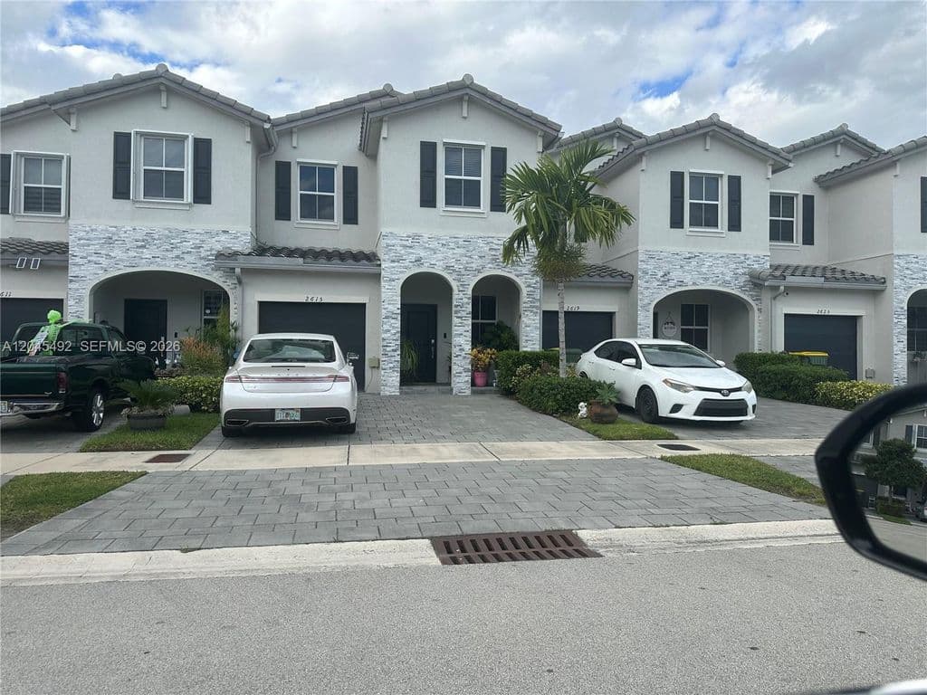 3-bedroom Property — 2615 SE 12th St