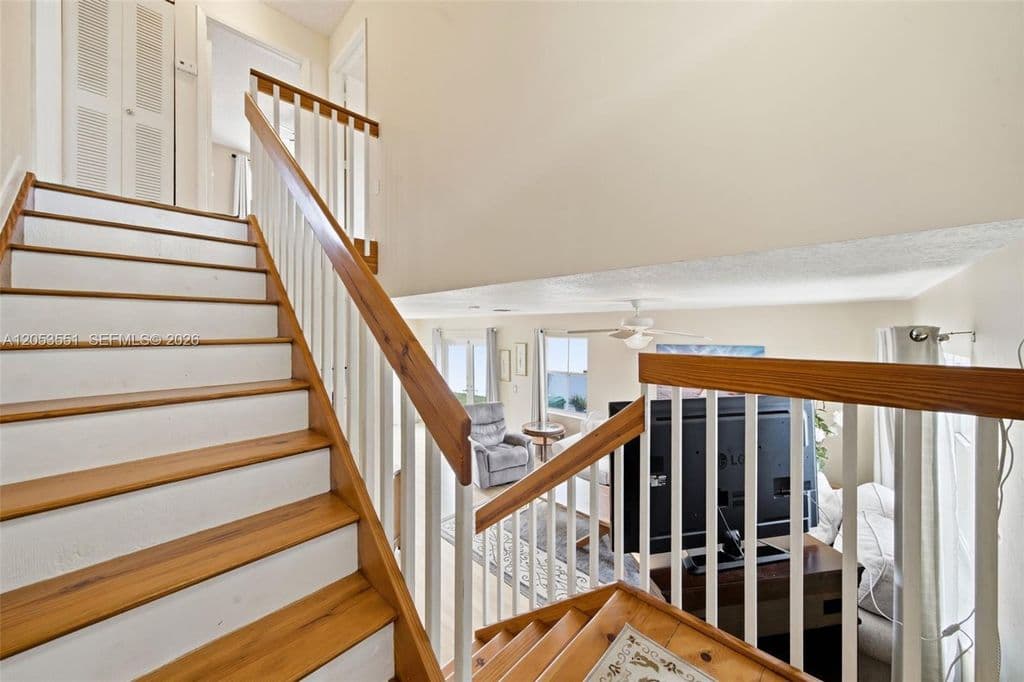 3-bedroom Single-Family Home — 6633 Bayfront Dr