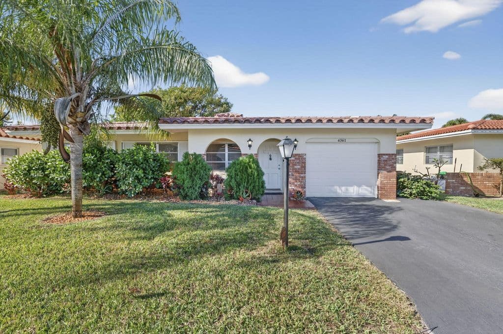 3+1 Müstakil ev — 4361 NW 12th Drive NW