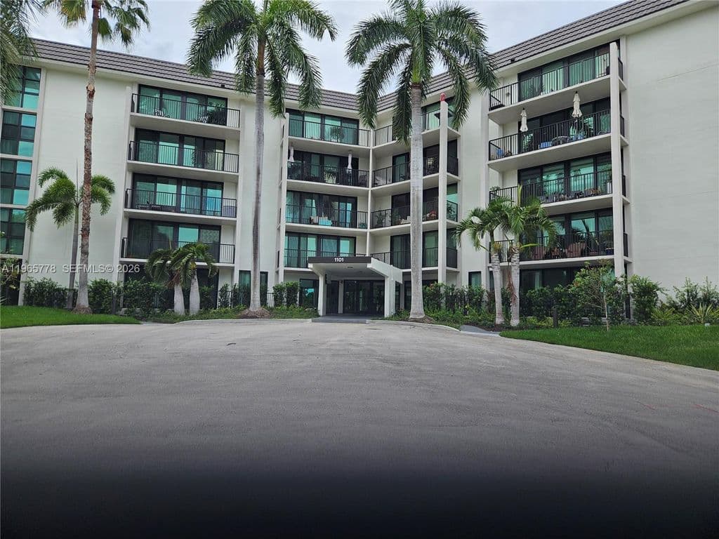 2+1 Condo — 1101 River Reach Dr APT 418