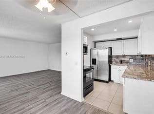 2-bedroom Condo — 300 SW 134th Way APT 413E, Pembroke Pines, 33027