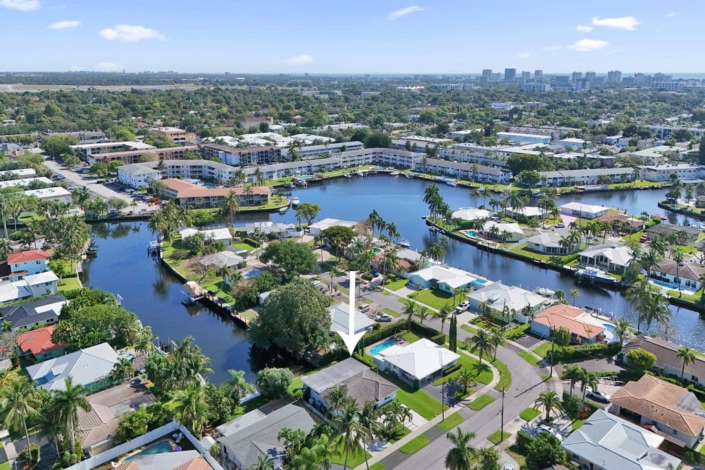 2+1 Müstakil ev — 381 SE 3rd Street