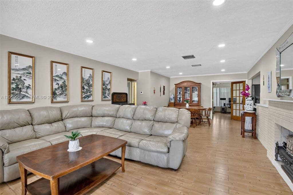 3+1 Müstakil ev — 206 N 32nd Ave