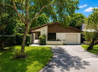 3-bedroom Single-Family Home — 13508 SW 108th Street Cir N, Miami, 33186