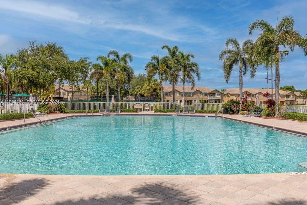 3+1 Condo — 13216 SW 44th St #11204