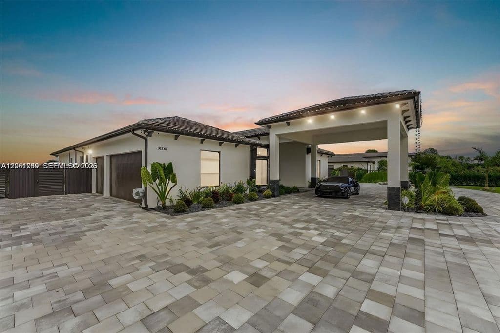 5-bedroom Single-Family Home — 18261 SW 224th St