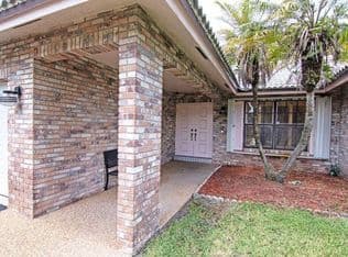 4+1 Müstakil ev — 11929 NW 2ND Manor, Coral Springs, 33071