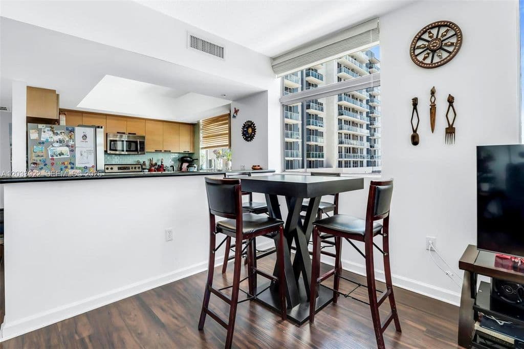 3+1 Condo — 140 S Dixie Hwy APT 501