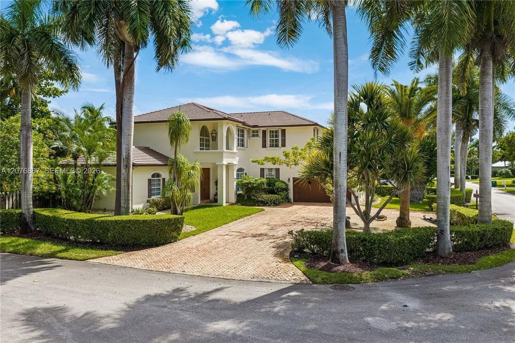 6-bedroom Single-Family Home — 8445 SW 163rd Ter