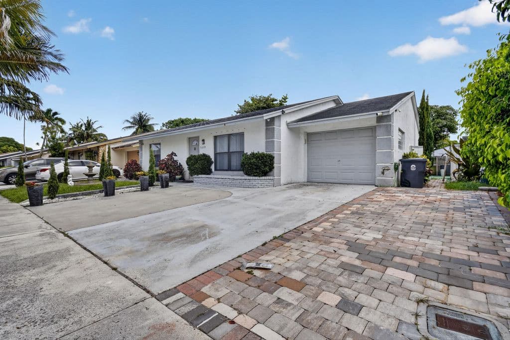 4+1 Müstakil ev — 5639 Ithaca Circle E