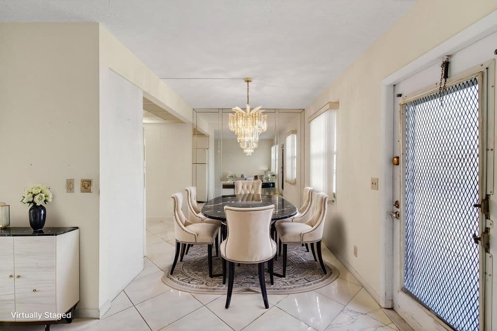 2-bedroom Condo — 3044 Lincoln C