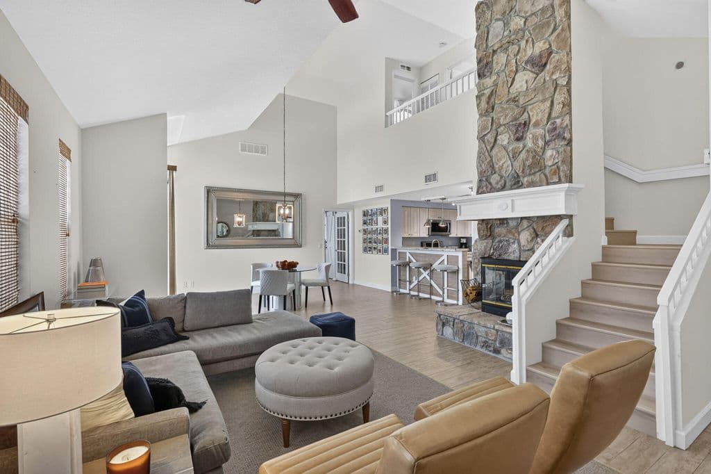 2+1 Condo — 1209 MAINSAIL Circle #1209
