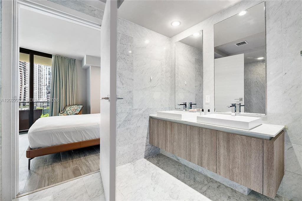 3-bedroom Condo — 801 S Miami Ave Unit 1004