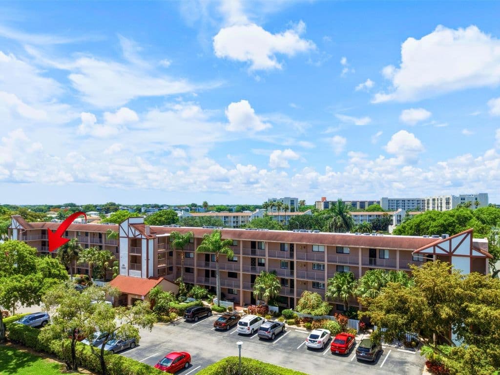 2+1 Condo — 7280 Amberly Lane #201