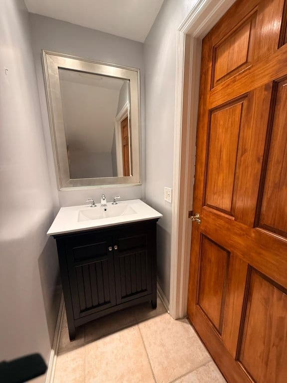 3-bedroom Property — 6654 Via Regina