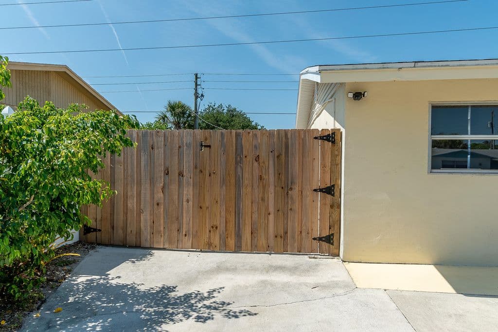 4+1 Müstakil ev — 1416 W HARDEE Street