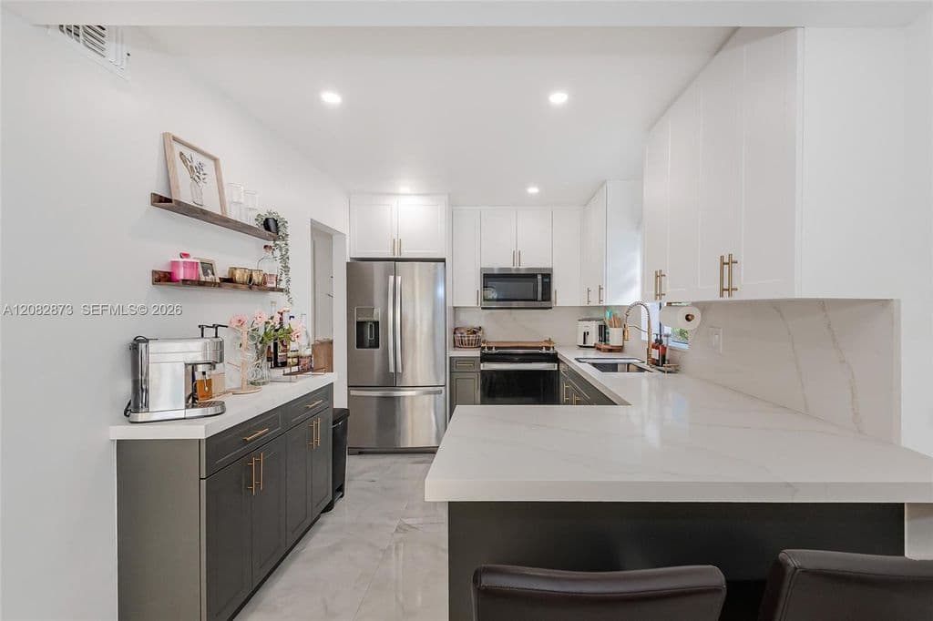 2+1 Mülk — 7101 SW 113th Ave