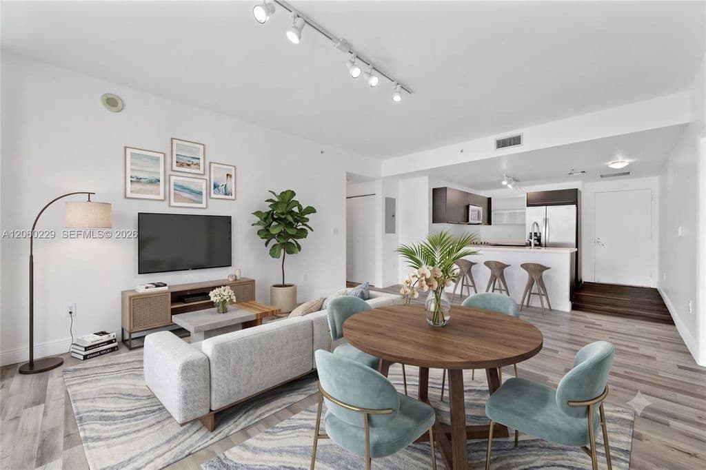 2+1 Condo — 90 SW 3rd St APT 2001