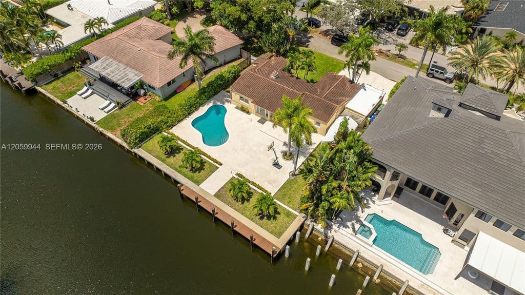 3+1 Müstakil ev — 330 Coconut Isle Dr