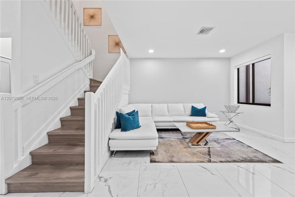 3+1 Müstakil ev — 20576 NE 5th Pl
