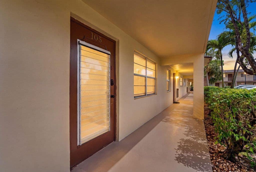 1-bedroom Condo — 251 NW 76th Avenue #105