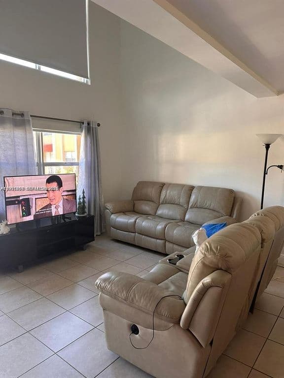 1-bedroom Condo — 18101 NW 68th Ave APT C202