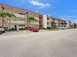 2+1 Condo — 811 S Hollybrook Dr APT 207, Hollywood, 33025