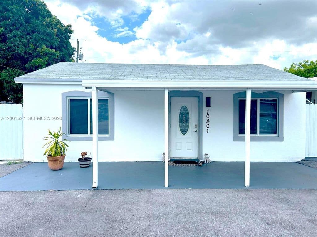 4+1 Müstakil ev — 10401 NW 33rd Ave