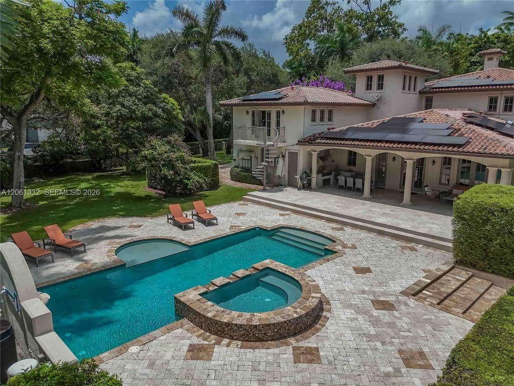 7-bedroom Single-Family Home — 9501 Kerwood Ct