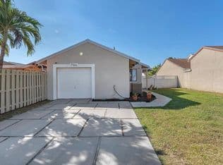 3-bedroom Single-Family Home — 1160 SW 110th Ave, Pembroke Pines, 33025