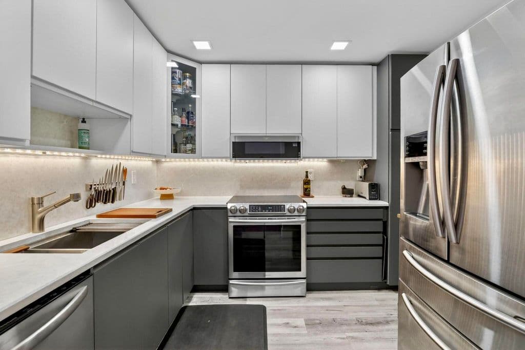 2+1 Condo — 1160 N Federal Highway #1121