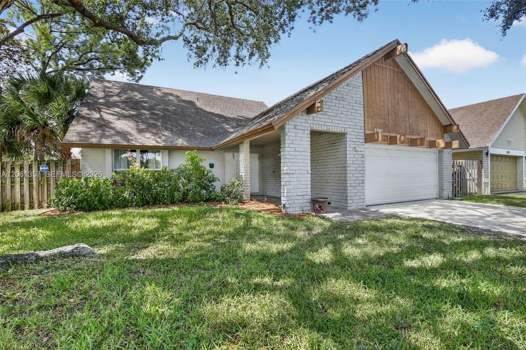 4+1 Müstakil ev — 9381 NW 35th Pl