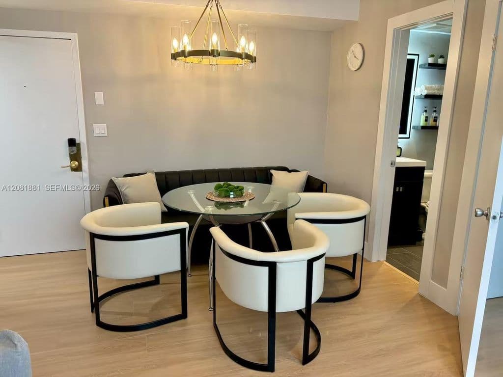 2-bedroom Condo — 750 Collins Ave APT 206
