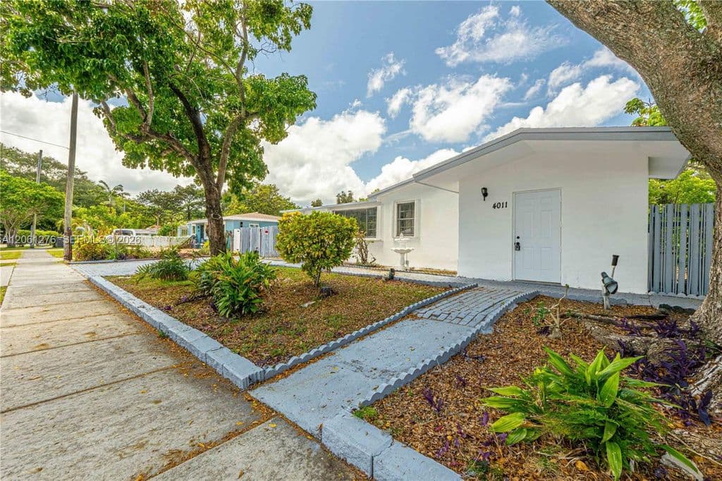 5+1 Müstakil ev — 4011 SW 32nd St