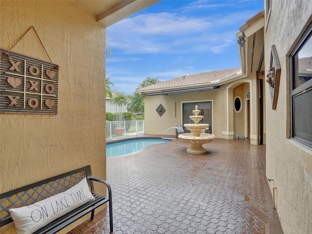 6-bedroom Single-Family Home — 303 NW 119th Dr