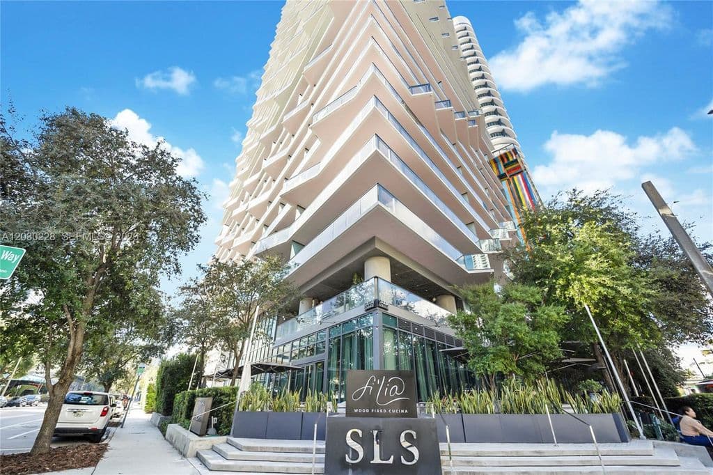 3-bedroom Condo — 1300 S Miami Ave Unit 1705