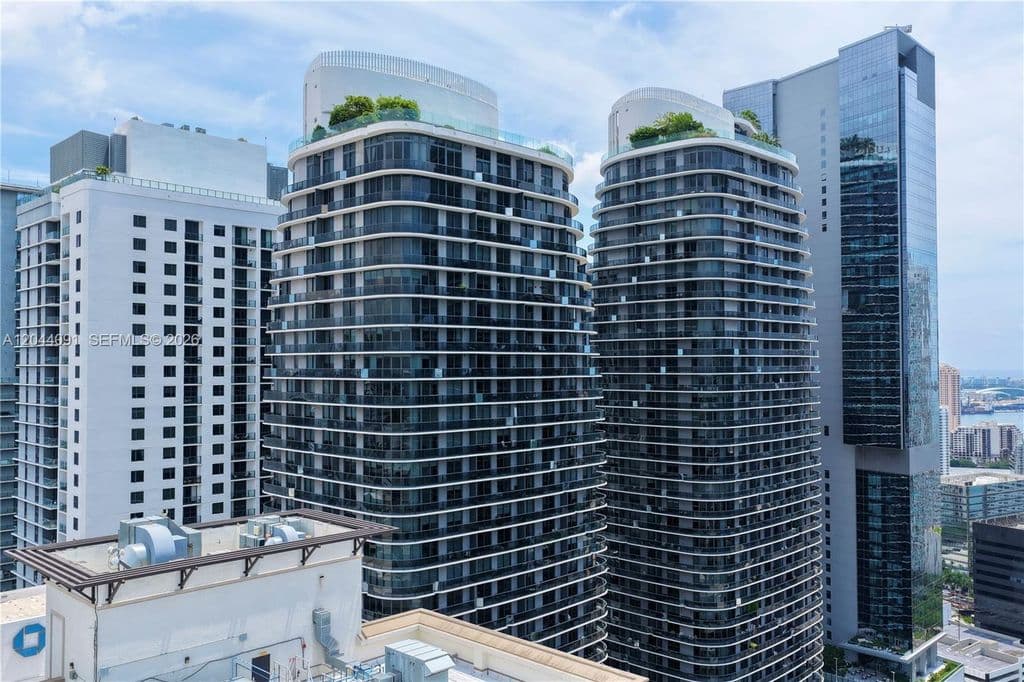 2+1 Condo — 55 SW 9th St #2208