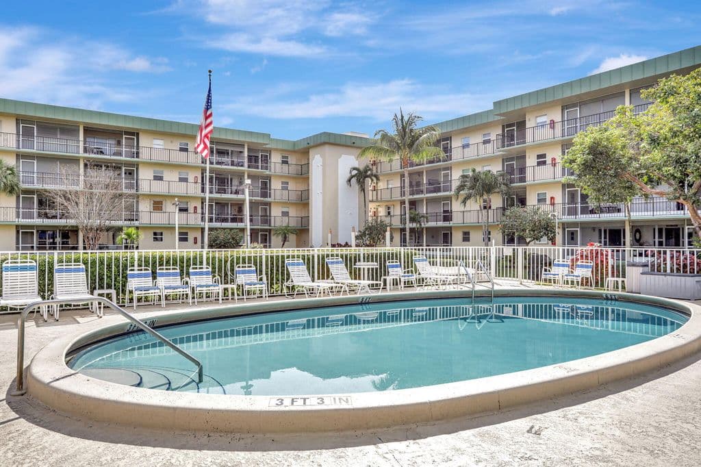 2-bedroom Condo — 806 SE 7th Street #403
